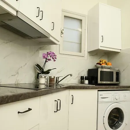 One Bedroom In Emporio Central Square Emborió